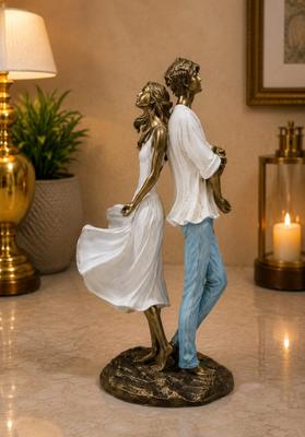 Love Couple Showpiece
