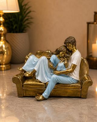 Love Couple Showpiece